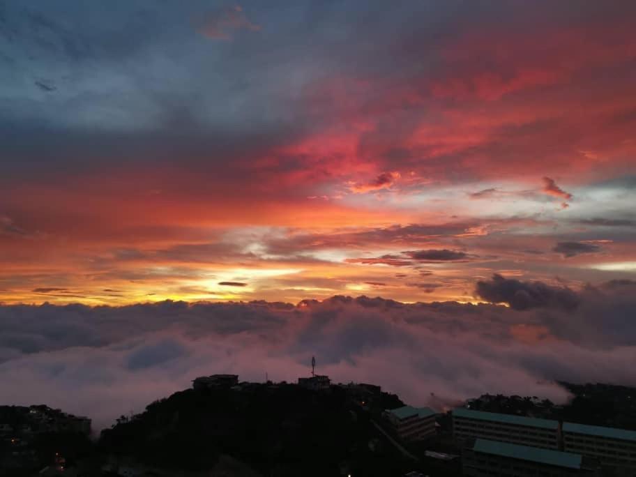 Vacation House In Baguio With Amazing Sunset Views Багио Экстерьер фото