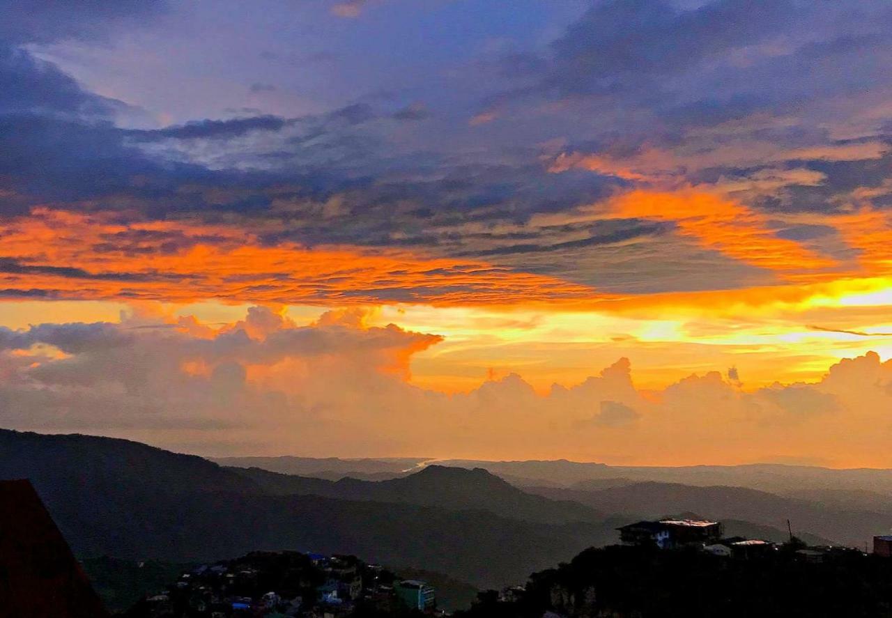 Vacation House In Baguio With Amazing Sunset Views Багио Экстерьер фото