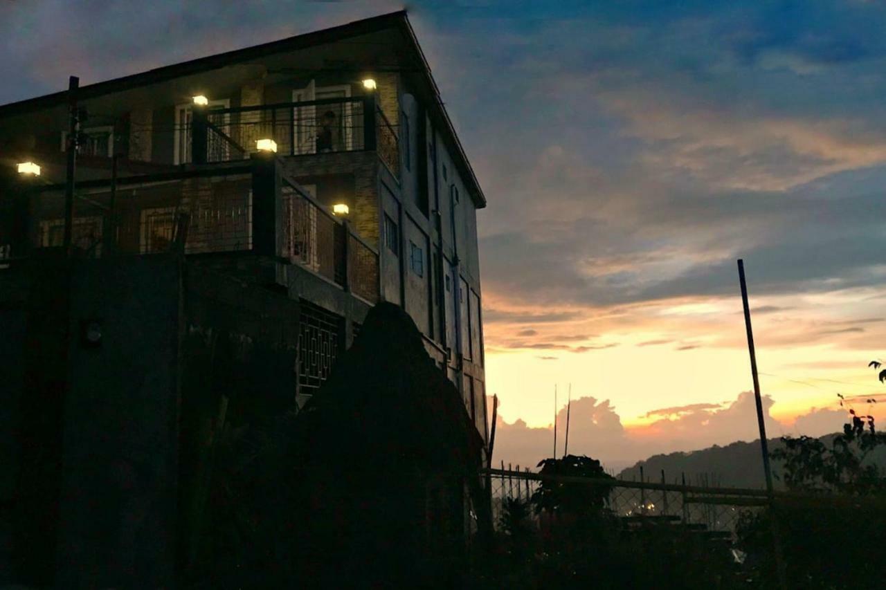 Vacation House In Baguio With Amazing Sunset Views Багио Экстерьер фото